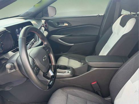 Used 2024 Chevrolet Trax RS w/ Driver Confidence Package FWD image 9