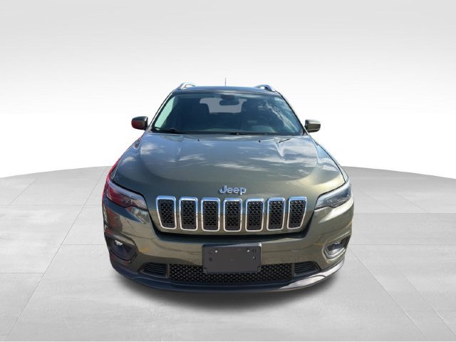 Used 2019 Jeep Cherokee Latitude Plus w/ Cold Weather Group AWD/4WD image 3