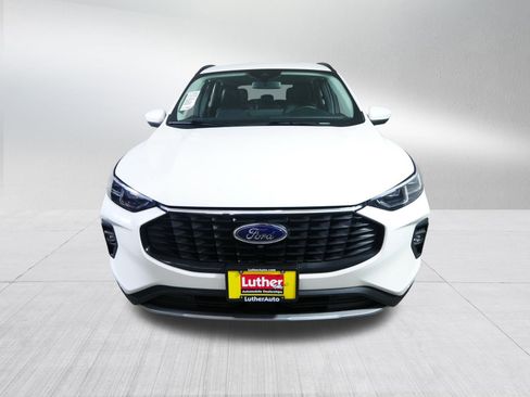 Used 2024 Ford Escape Platinum image 2