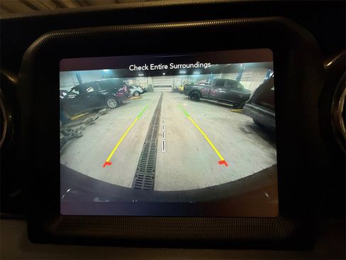 Used 2022 Jeep Wrangler Unlimited Sahara image 18