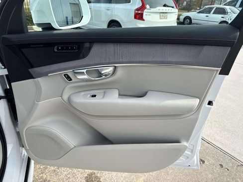 New 2026 Volvo XC90 B6 Ultra w/ Protection Package image 16