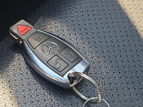 Used 2012 Mercedes-Benz GLK 350 4MATIC image 31