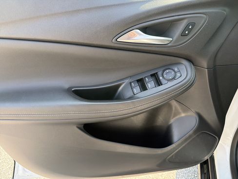 Used 2024 Buick Encore GX Sport Touring FWD image 20