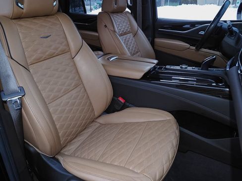 Used 2022 Cadillac Escalade Sport w/ Touring Package AWD/4WD image 19