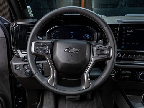 Used 2023 Chevrolet Silverado 1500 ZR2 w/ Technology Package image 18