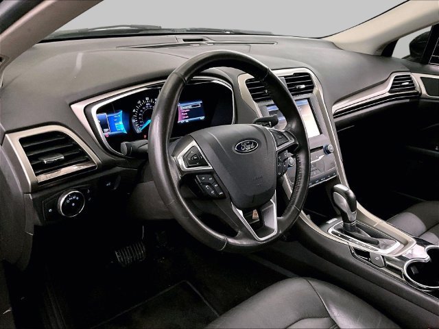 Used 2015 Ford Fusion SE w/ Equipment Group 202A FWD image 13