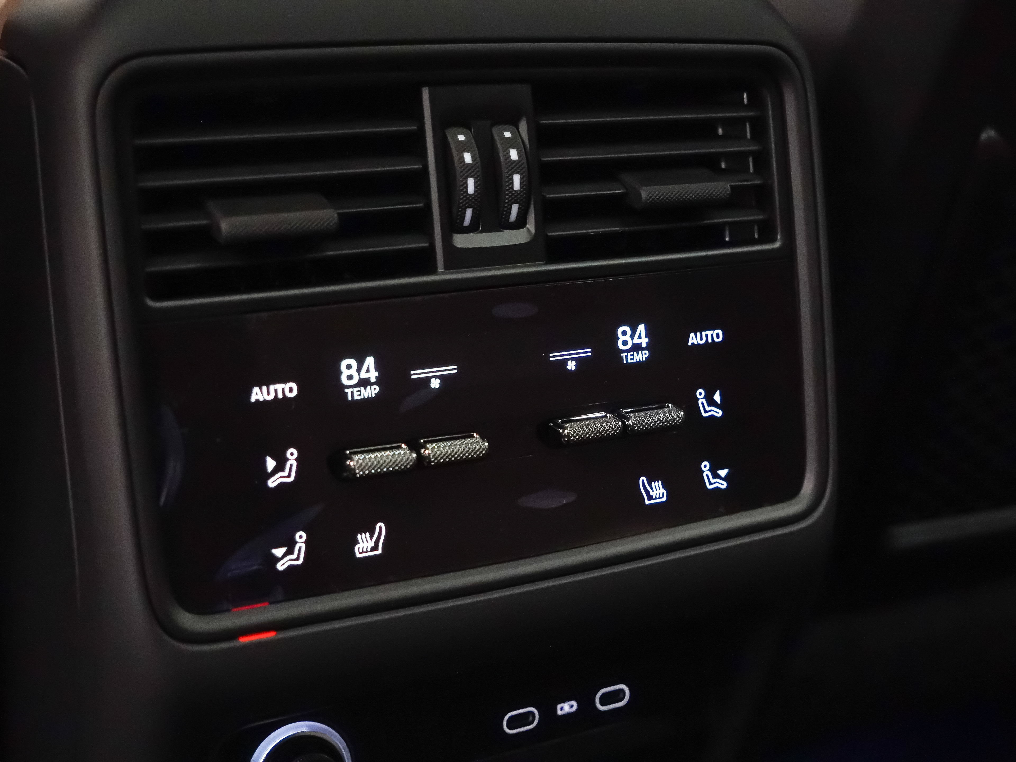 Certified 2026 Porsche Cayenne E-Hybrid Coupe AWD/4WD image 18