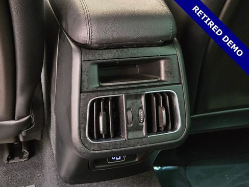 Certified 2024 Maserati Grecale GT image 19