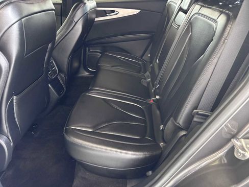 Used 2019 Lincoln Nautilus Premier AWD/4WD image 16