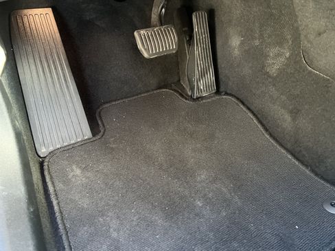 Used 2025 Volvo XC60 B5 Plus w/ Climate Package image 17