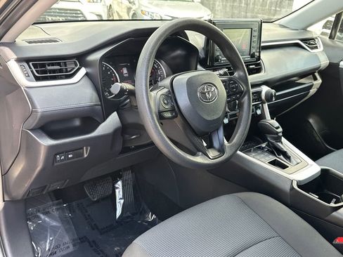 Used 2022 Toyota RAV4 LE AWD/4WD image 17