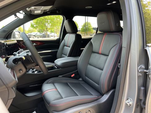 New 2026 Chevrolet Traverse RS FWD image 16