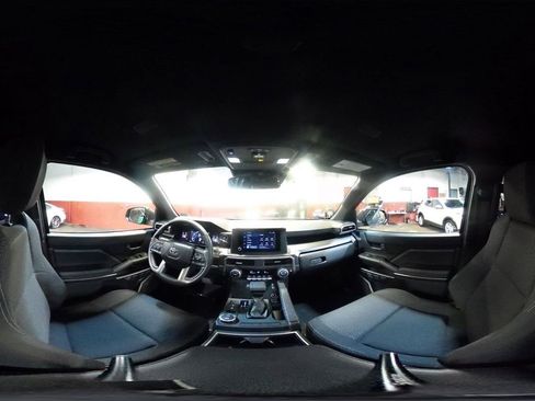 Used 2025 Toyota 4Runner SR5 image 41