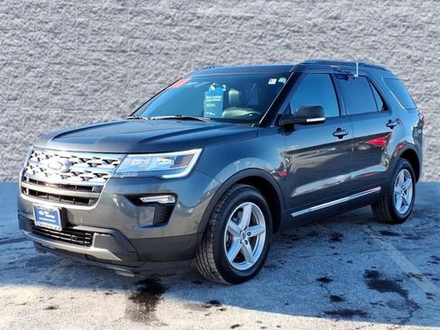 Certified 2019 Ford Explorer XLT w/ Equipment Group 202A image 3
