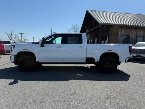 Used 2024 GMC Sierra 2500 AT4 w/ AT4 Premium Plus Package image 3