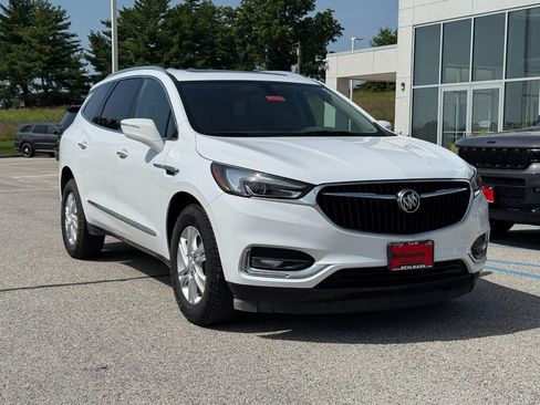 Used 2019 Buick Enclave Essence AWD/4WD image 2