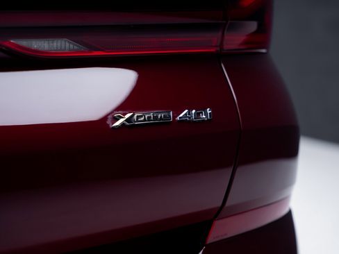 Used 2025 BMW X6 xDrive40i w/ Executive Package image 31