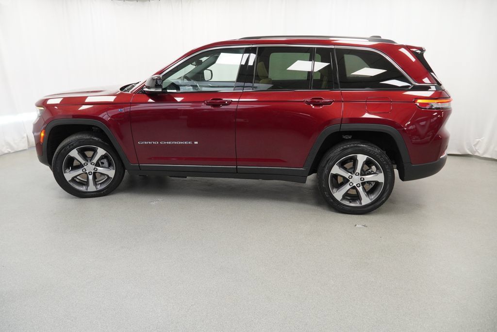 Used 2022 Jeep Grand Cherokee Limited 4xe AWD/4WD image 28