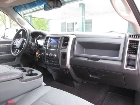 Used 2017 RAM 3500 Tradesman w/ Chrome Appearance Group AWD/4WD image 25