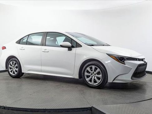 Used 2021 Toyota Corolla LE FWD image 11