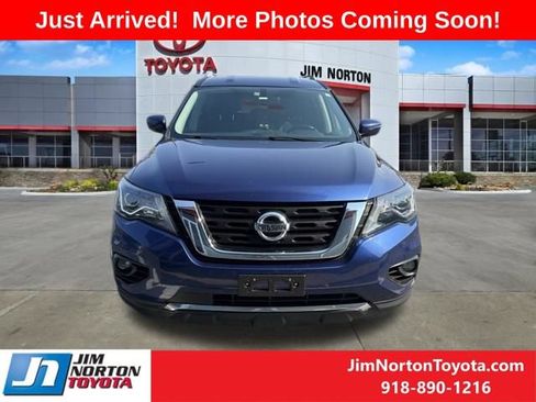 Used 2020 Nissan Pathfinder SV FWD image 2