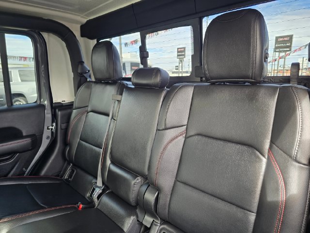 Used 2022 Jeep Gladiator Rubicon w/ LED Lighting Group AWD/4WD image 17