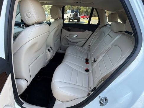 Used 2022 Mercedes-Benz GLC 300 4MATIC image 15