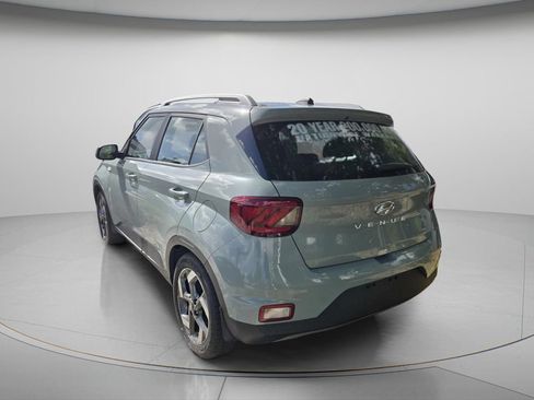 Used 2025 Hyundai Venue Limited FWD image 7