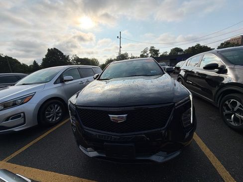 Used 2024 Cadillac XT4 Sport AWD/4WD image 2