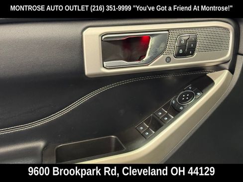 Used 2021 Ford Explorer Limited w/ Equipment Group 301A AWD/4WD image 15