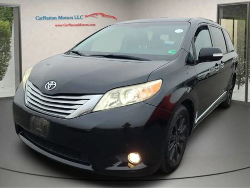 Used 2013 Toyota Sienna Limited image 1