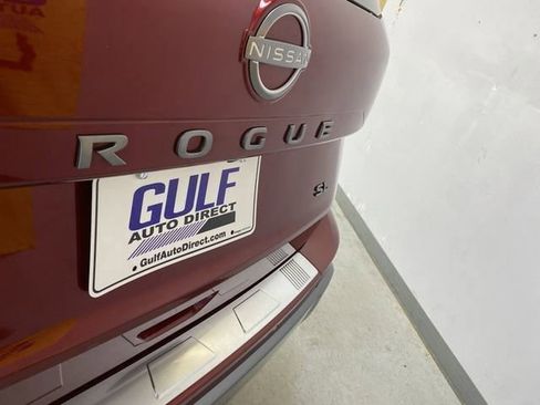 Used 2025 Nissan Rogue SL FWD image 17