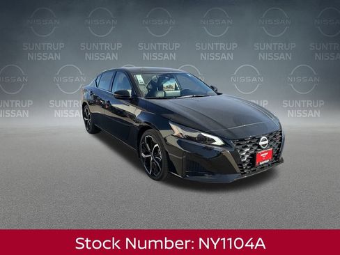 New 2025 Nissan Altima 2.5 SR w/ SR Premium Package image 9