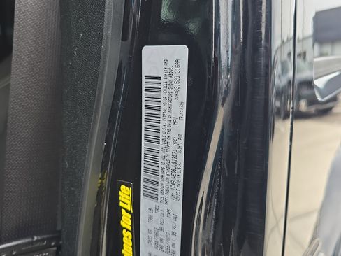 Used 2018 Jeep Wrangler Unlimited Sahara AWD/4WD image 29
