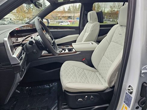 New 2026 Cadillac Escalade ESV Platinum Sport image 22