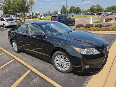 Used 2014 Lexus ES 350 w/ Luxury Package FWD image 3