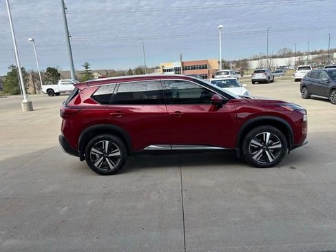 Used 2022 Nissan Rogue Platinum w/ Head-Up Display Package image 4