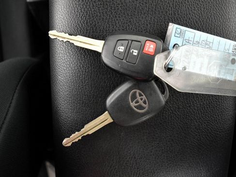 Used 2016 Toyota RAV4 LE image 38