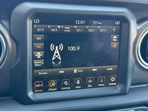 Used 2023 Jeep Wrangler Unlimited Rubicon 4xe w/ Cold Weather Group AWD/4WD image 21
