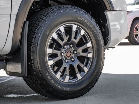 Used 2024 Nissan Titan PRO-4X w/ Pro-4x Convenience Package image 65