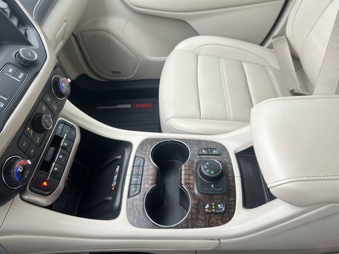 Used 2020 GMC Acadia Denali image 36