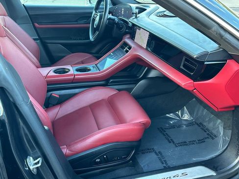 Used 2020 Porsche Taycan 4S image 11