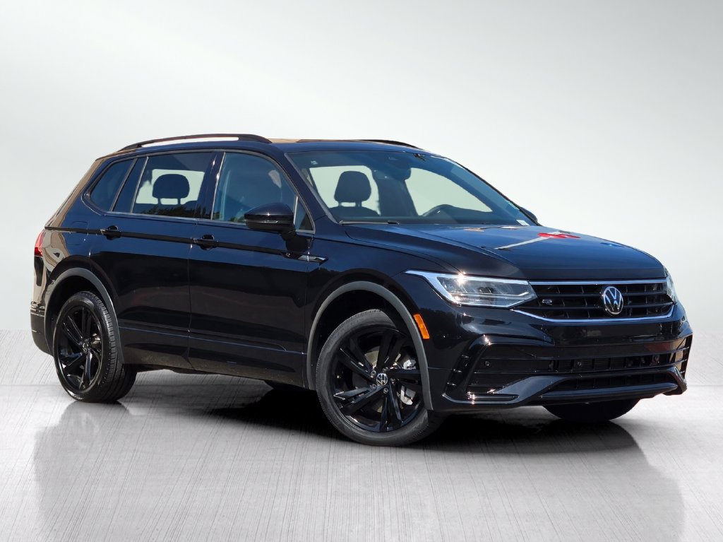Used 2023 Volkswagen Tiguan SE R-Line FWD image 2