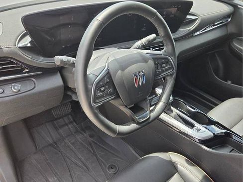 Used 2025 Buick Envista Avenir FWD image 11