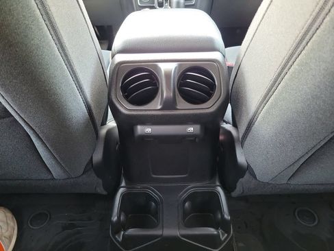 Used 2024 Jeep Wrangler Unlimited Sport AWD/4WD image 35