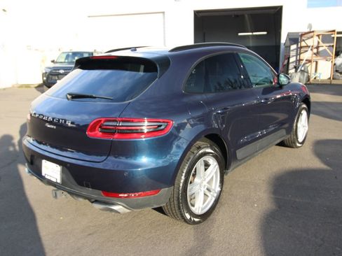 Used 2018 Porsche Macan AWD/4WD image 3