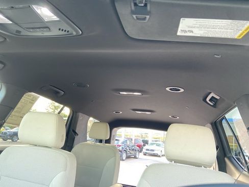Used 2023 Chevrolet Traverse LT w/ LPO, Cargo Package AWD/4WD image 23