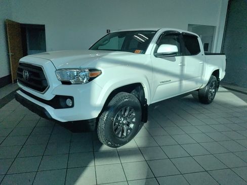Used 2021 Toyota Tacoma SR5 image 4