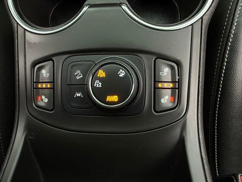 Used 2023 GMC Terrain SLT image 54