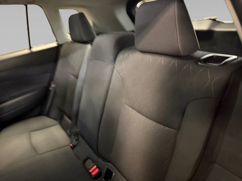 Used 2024 Toyota Corolla Cross LE image 13